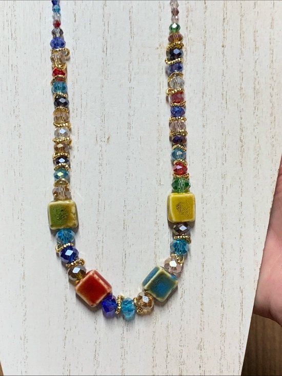 Jewelry - Glass Beaded Necklace NWOT